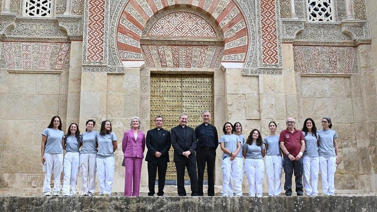 La Puerta de San Ildefonso de la Mezquita Catedral luce ya restaurada y aflora hallazgos