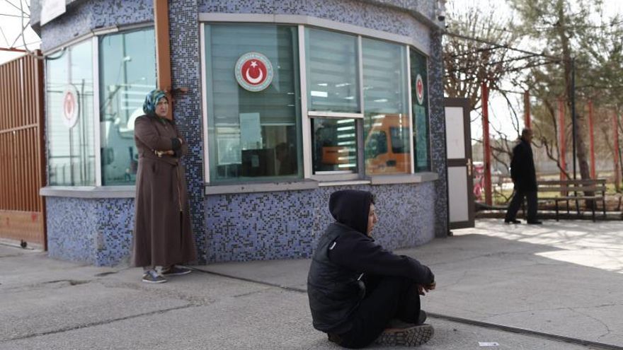 Cuando los bombardeos asustan menos que una vida de refugiado