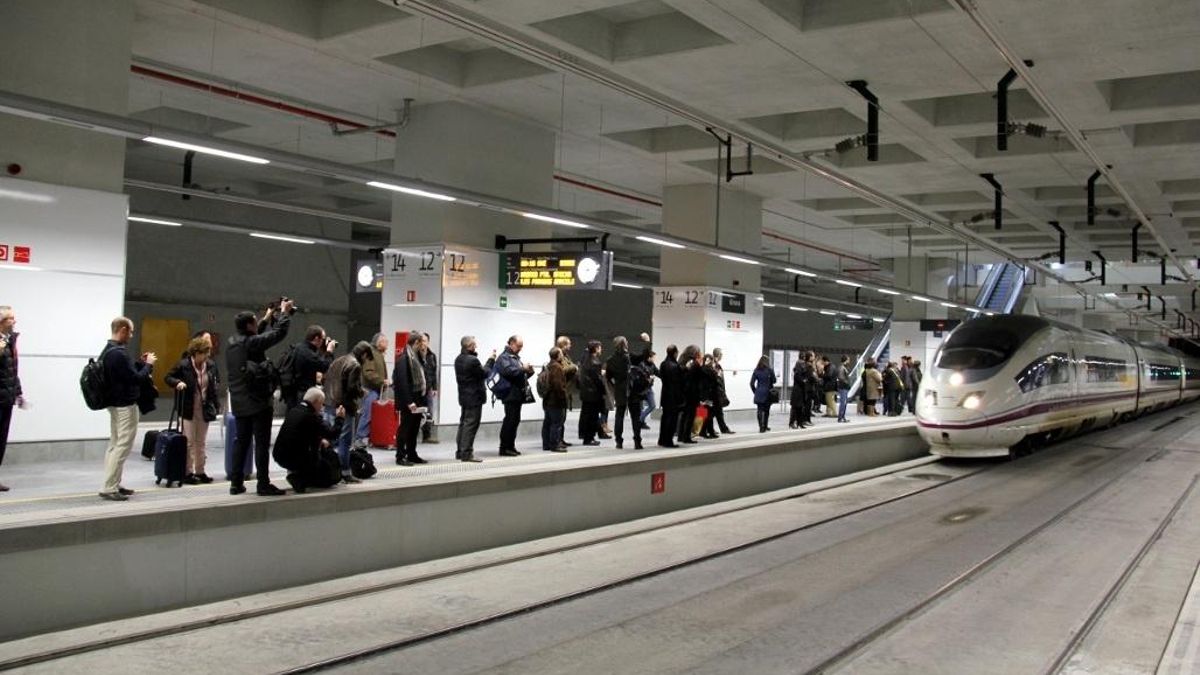Renfe comercializa 7.500 billetes para el AVE Figueres-Barcelona-Madrid en su primer día a la venta