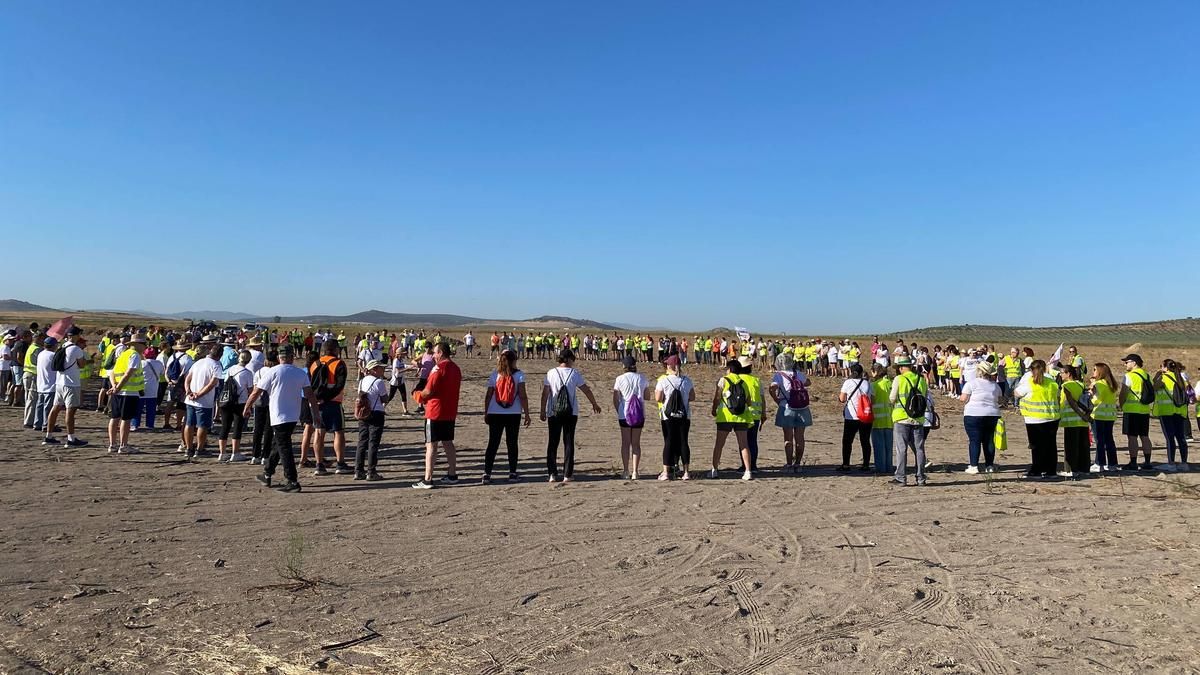 “Extremadura no puede ser el vertedero de nadie”: protesta contra la planta de biogás de Don Benito