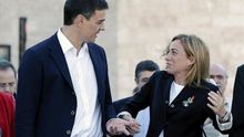 El líder del PSOE, Pedro Sánchez, junto a Carme Chacón en una imagen de archivo.
