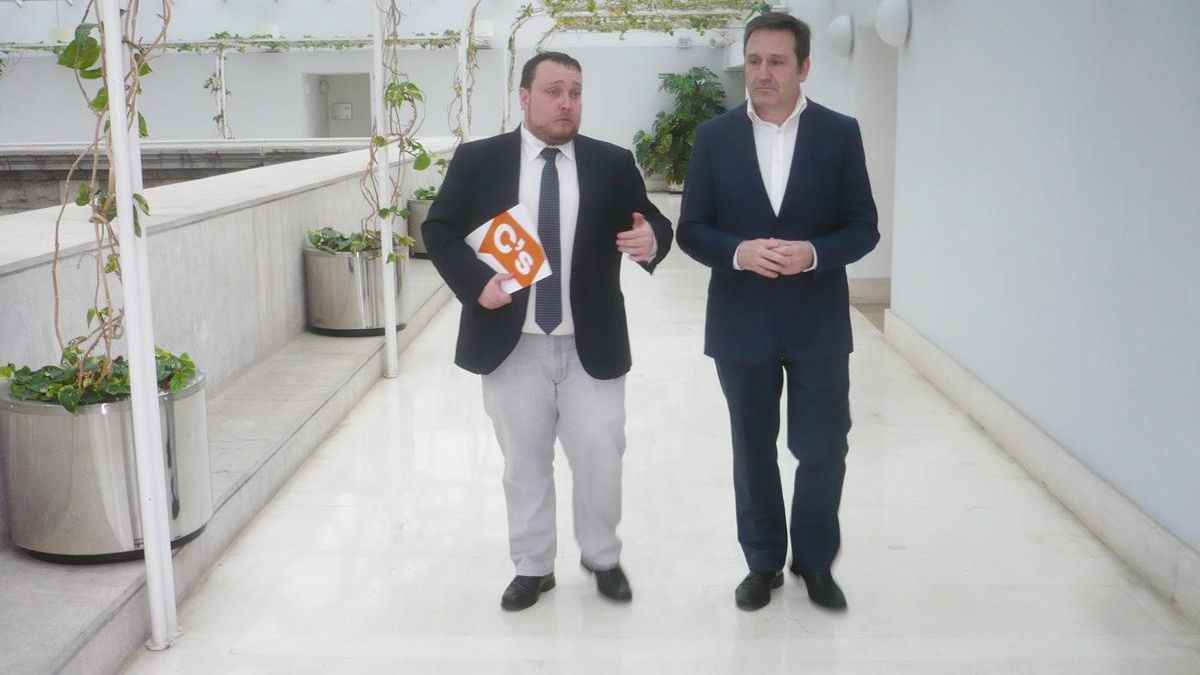 Rubén Gómez y Juan Ramón Carrancio, diputados autonómicos de Ciudadanos Cantabria.