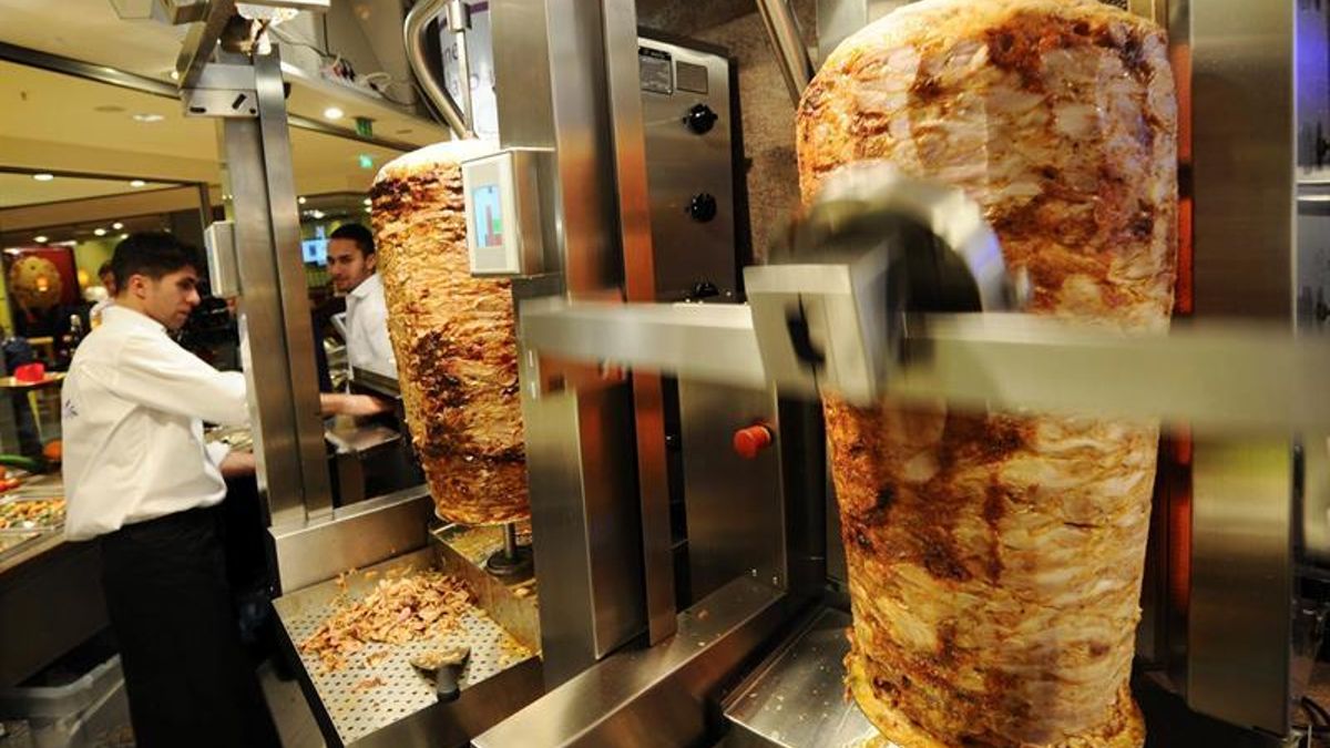 La Policía Local clausura dos kebabs de Logroño que funcionaban sin licencia