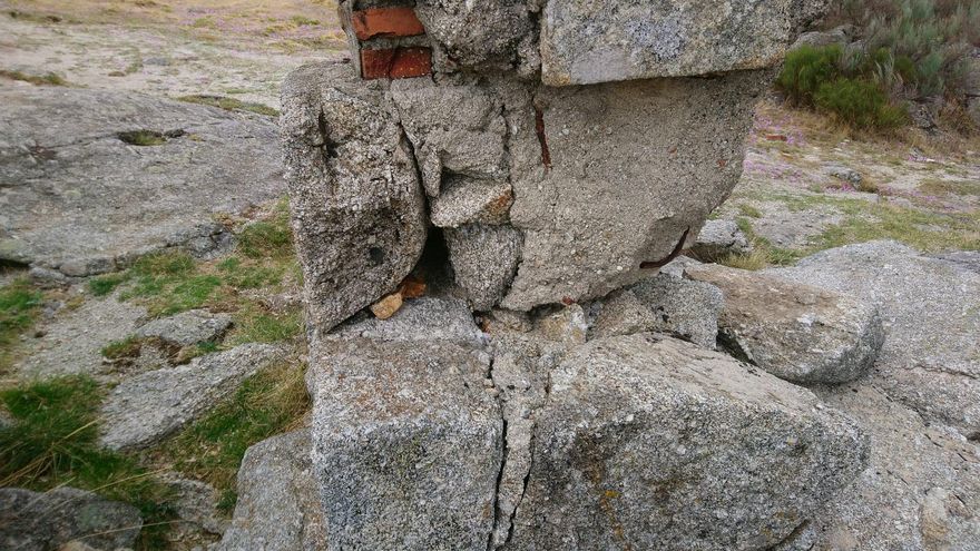 Los cimientos del monumento del Puerto del Pico, en Ávila.