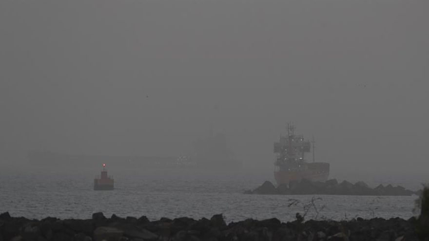 Baja visibilidad en Las Palmas de Gran Canaria por la calima, este lunes