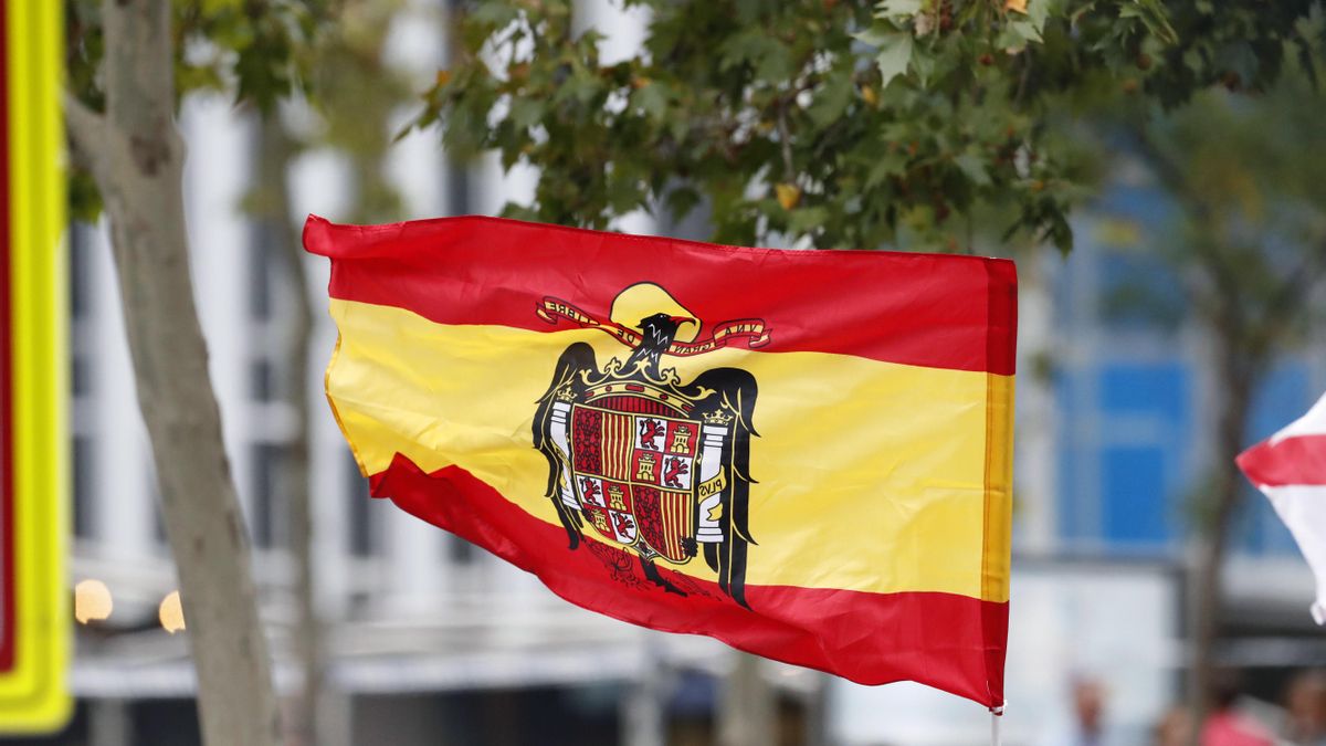 Una bandera preconstitucional de un grupo de ultraderecha, en una imagen de archivo.