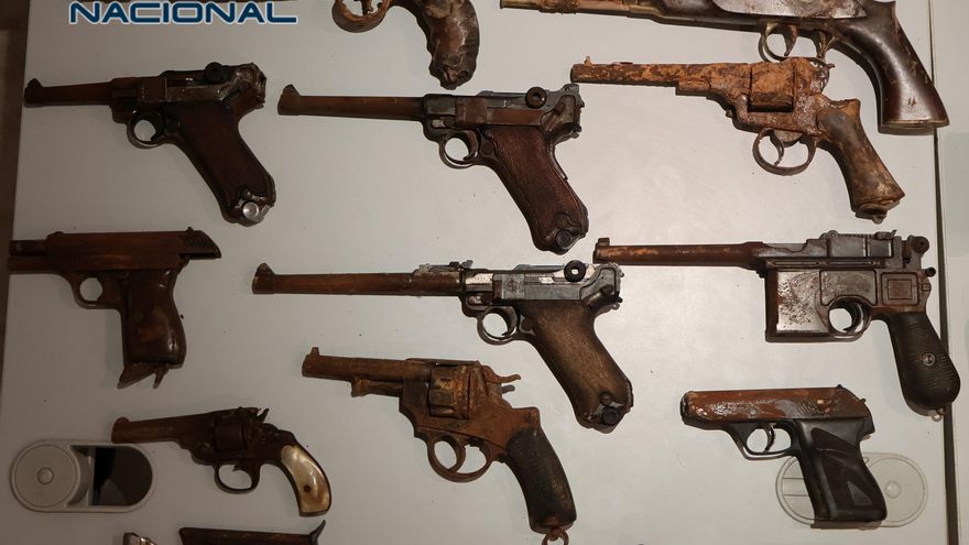 De la mítica Luger al Winchester: el "museo" de armas ilegales descubierto en una casa de campo de Alzira