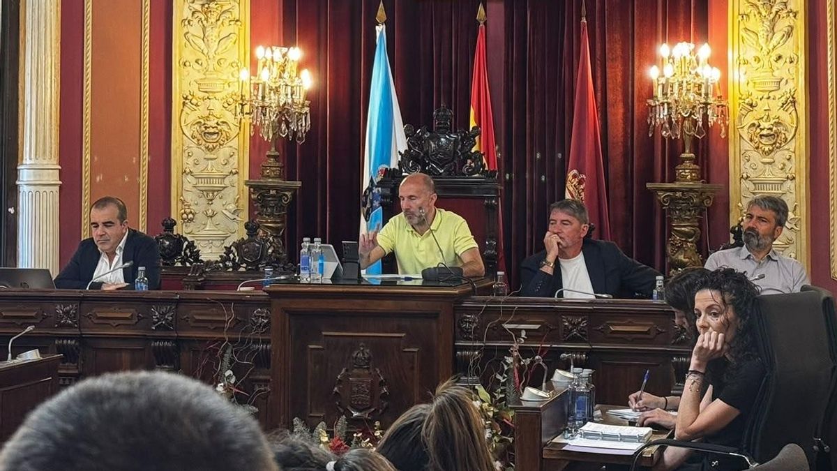 La Fiscalía pide nueve años de inhabilitación para el alcalde de Ourense por prevaricación