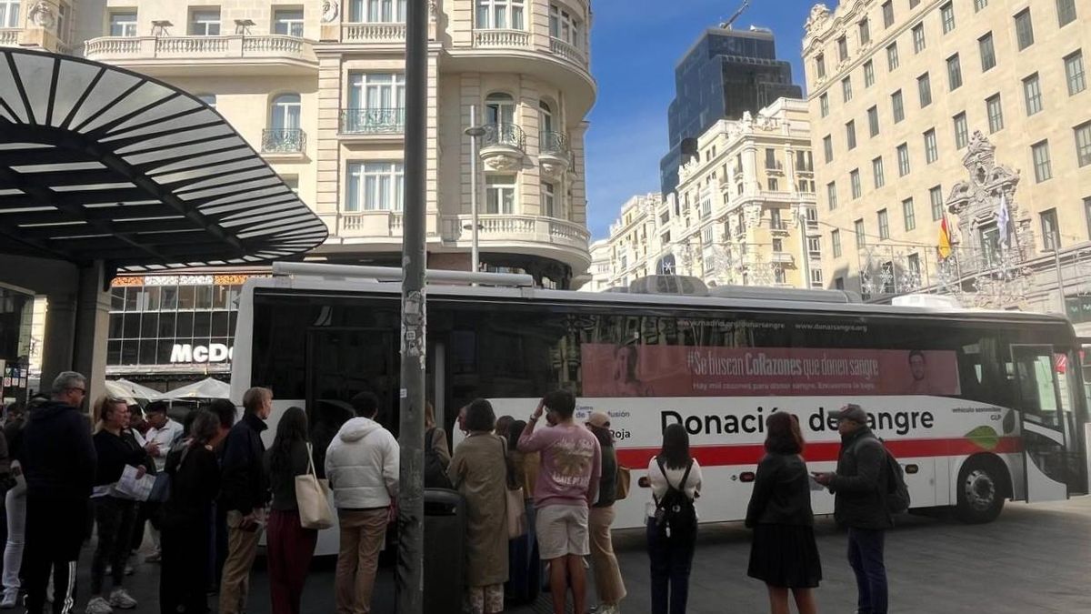 Oleada de solidaridad en los centros de donación de sangre tras el accidente: "Quiero ayudar en lo poco que pueda"