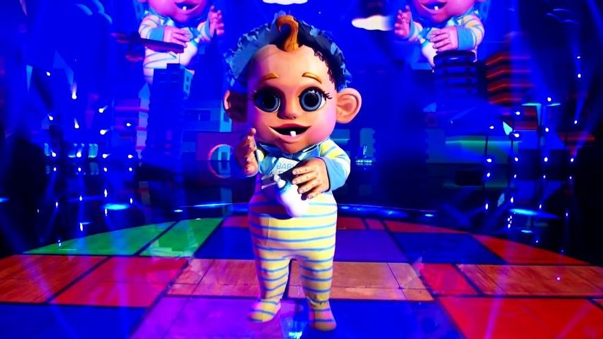 'The Masked Singer USA' desenmascaró al Bebé que "aterrorizaba" a la audiencia, un cómico habitual en las apuestas