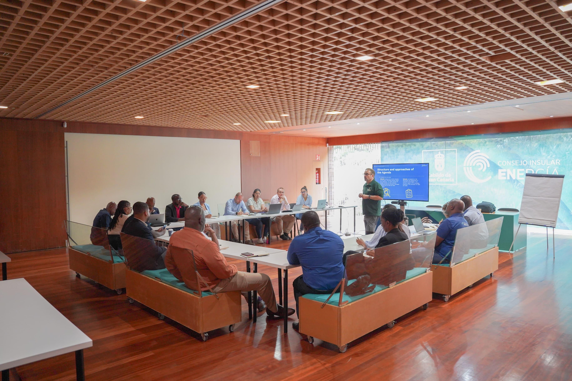 Una delegación de representantes de autoridades públicas del Caribe ha visitado el Consejo Insular de la Energía de Gran Canaria (CIEGC).