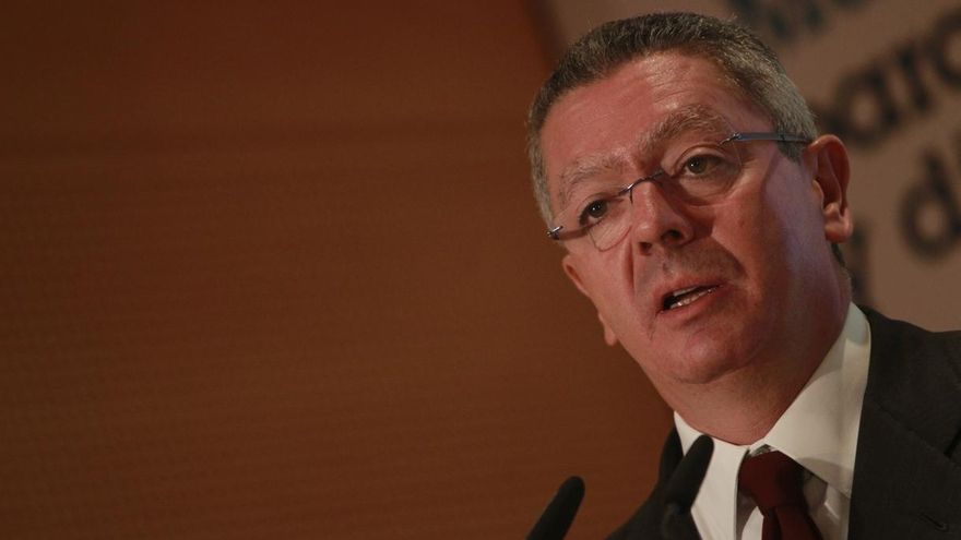 El Gobierno "no comparte" las muestras de apoyo al franquismo en el entierro de Utrera Molina