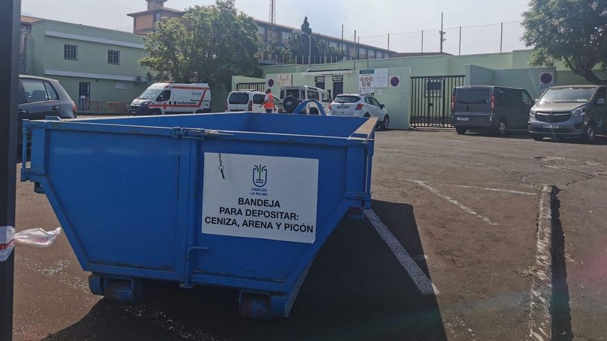 El Cabildo habilita ‘bandejas’ para depositar las cenizas del volcán en Los Llanos y El Paso