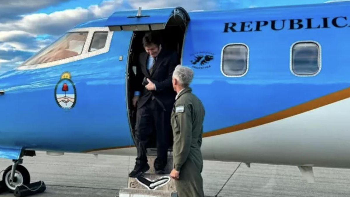 Milei gastó $437 millones en viajes al exterior en siete meses y llevó a la esposa de Adorni a Nueva York como "invitada"