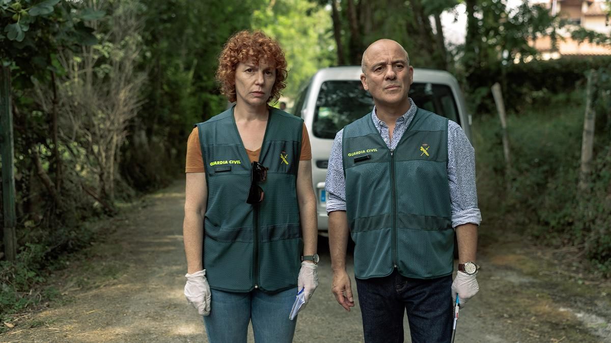 SkyShowtime lanza las primeras imágenes de 'Muerte en Llanes', su nueva serie con Javier Gutiérrez basada en un caso real