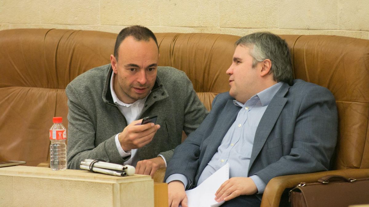 Los diputados José Ramón Blanco y Alberto Bolado. | ROMÁN GARCÍA