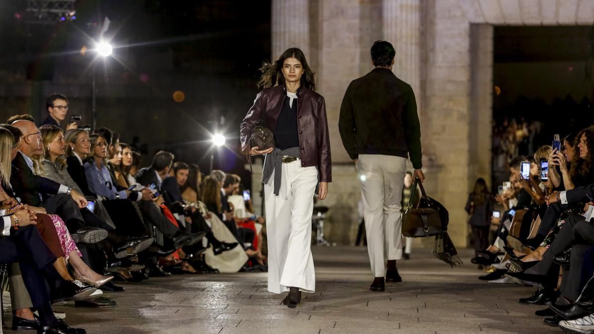Desfile de Silbon en el Puente Romano