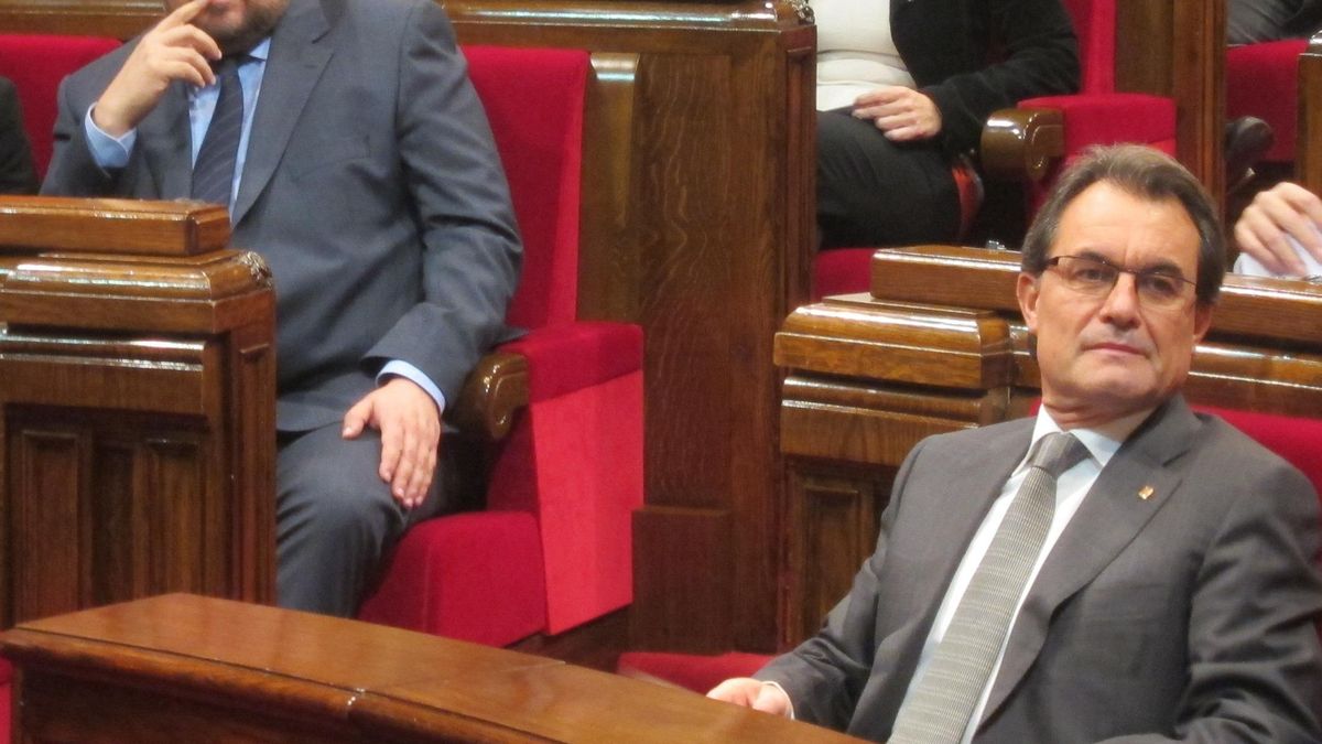 La presidenta del Parlamento catalán nombra a Junqueras (ERC) jefe de la oposición pese a reservas del resto de grupos