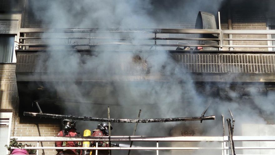 Incendio en un cuarto piso de un edificio del barrio Covadonga