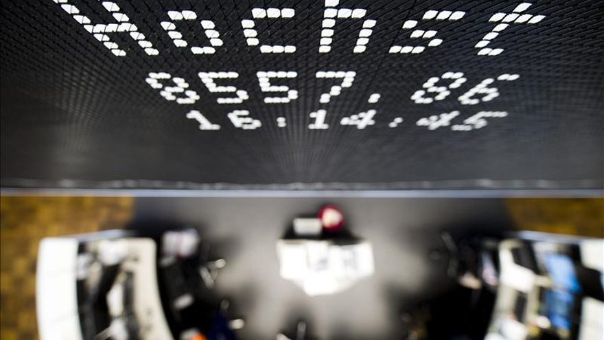 El DAX 30 de Fráncfort cae un 1,5 por ciento hasta los 8.363 puntos