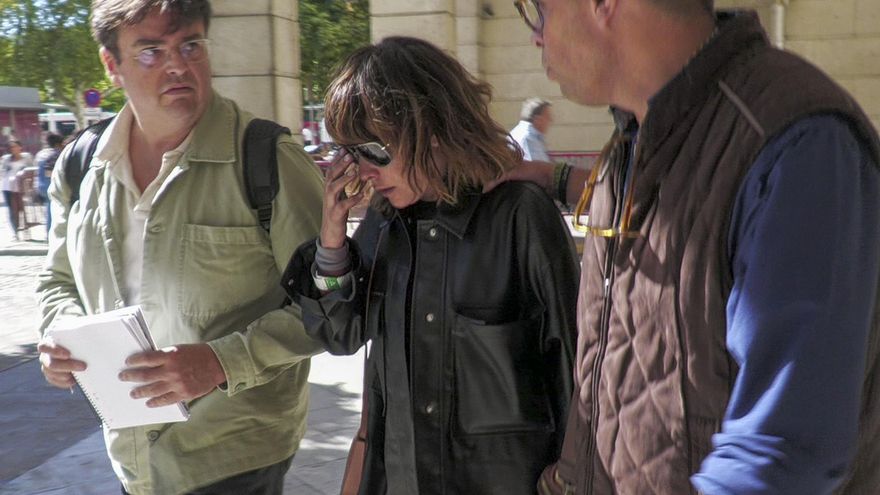 La actriz María León queda en libertad provisional tras ser detenida en Sevilla acusada de agredir a un agente de la Policía local