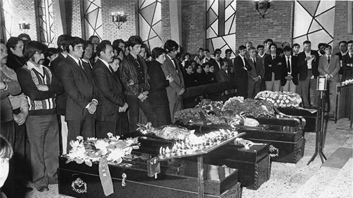 Funerales por los mineros muertos en el accidente del Pozo María en 1979. 