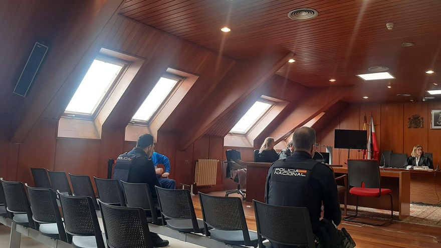 Juicio contra el acusado de dejar morir a su madre.