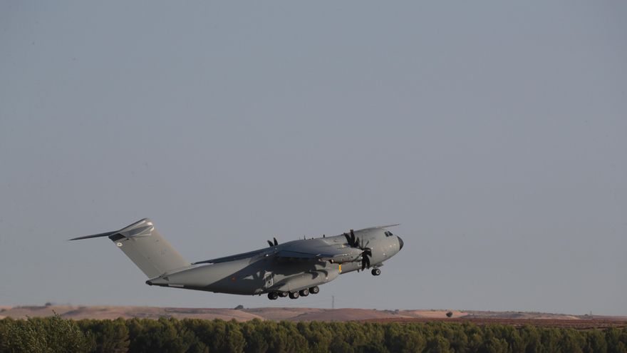 El avión A400M de las fuerzas armadas españolas, despega de Dubái a Kabul para evacuar a los españoles y colaboradores en Afganistán,