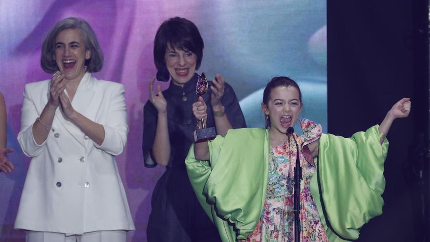 '20.000 especies de abejas' se impone a 'La sociedad de la nieve' en unos Feroz que culminan el año de oro de 'La Mesías'