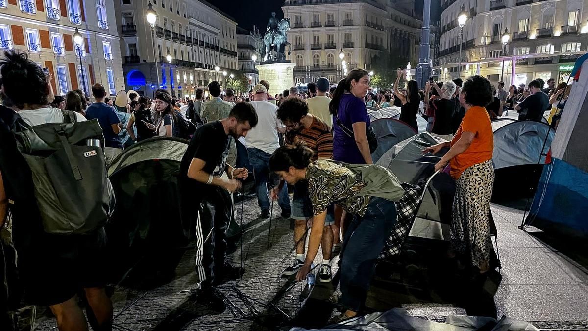 Última hora sobre las protestas por el desahucio de Maricarmen: comienza una acampada en la Puerta del Sol