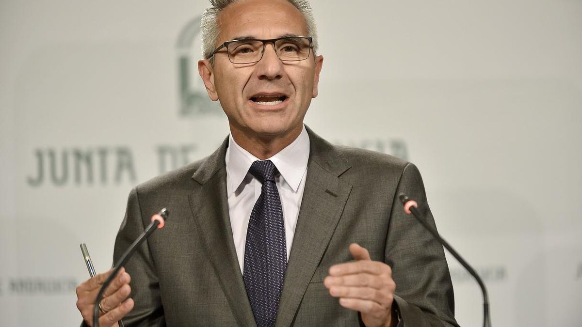 La Junta acusa a PP-A de querer "arrasar" con la sanidad pública al enmendar a la totalidad la Ley de Sostenibilidad