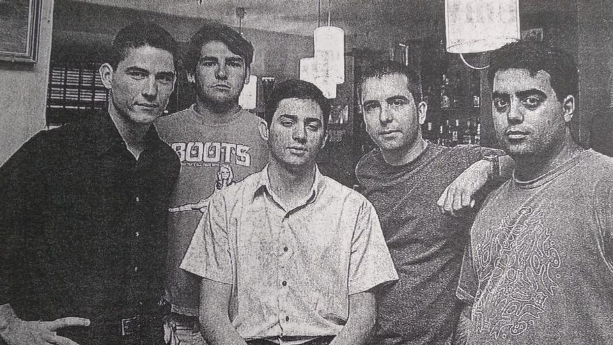 Organizadores del ciclo 'Noches de Can Can', con Raúl Alonso al a izquierda y 'Curro' Bernier en el centro.