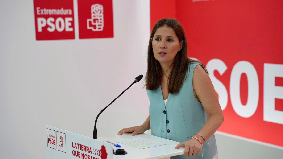 La portavoz del PSOE de Extremadura, Isabel Gil Rosiña, este lunes