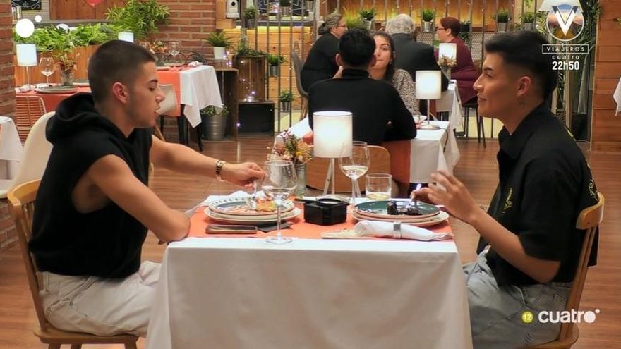 Una cita gay en 'First Dates' se trunca cuando uno dice que vota a Vox: "Votas a un partido que me priva de derechos"