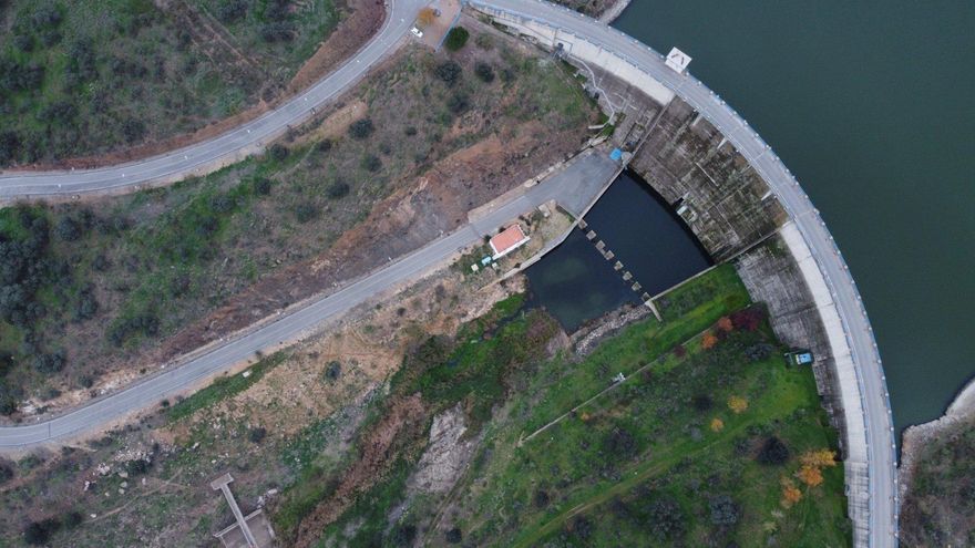 La Junta vuelve a detectar cianobacterias en el agua de La Colada