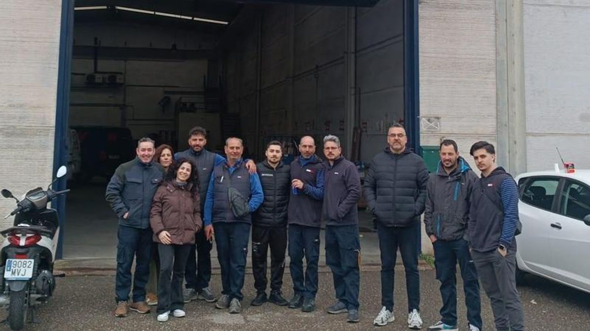 Plantilla de Mensajería Guadalquivir a las puertas de MRW