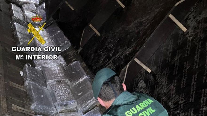 Detenido el conductor de un camión que circulaba por la A2, en Torija, con meda tonelada de hachís