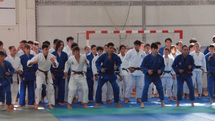 Inaugurado el Stage de Judo de Astillero que reúne cerca de 180 judocas y contará con las clases de David García Torné