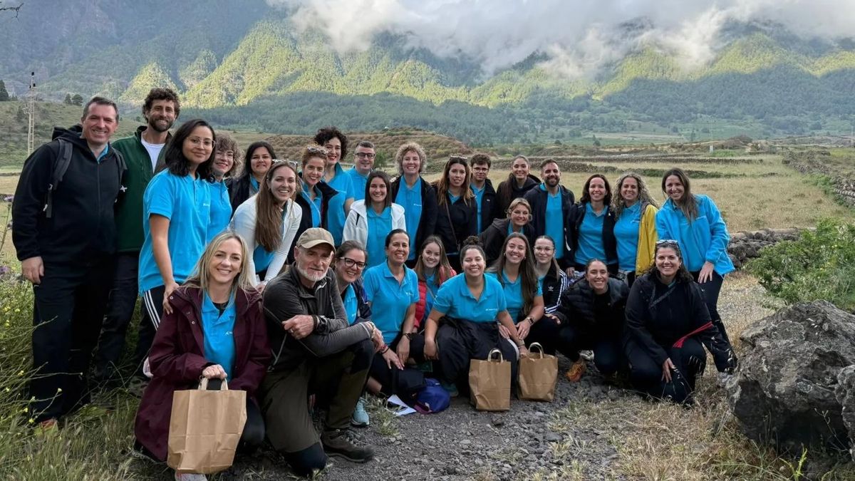 CaixaBank reúne a cerca de 400 voluntarios en Canarias en una gran jornada medioambiental simultánea en diferentes islas