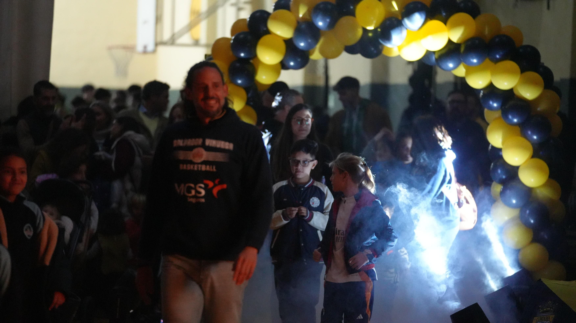 Presentación de los equipos de baloncesto y gimnasia rítmica del Colegio Virgen del Carmen