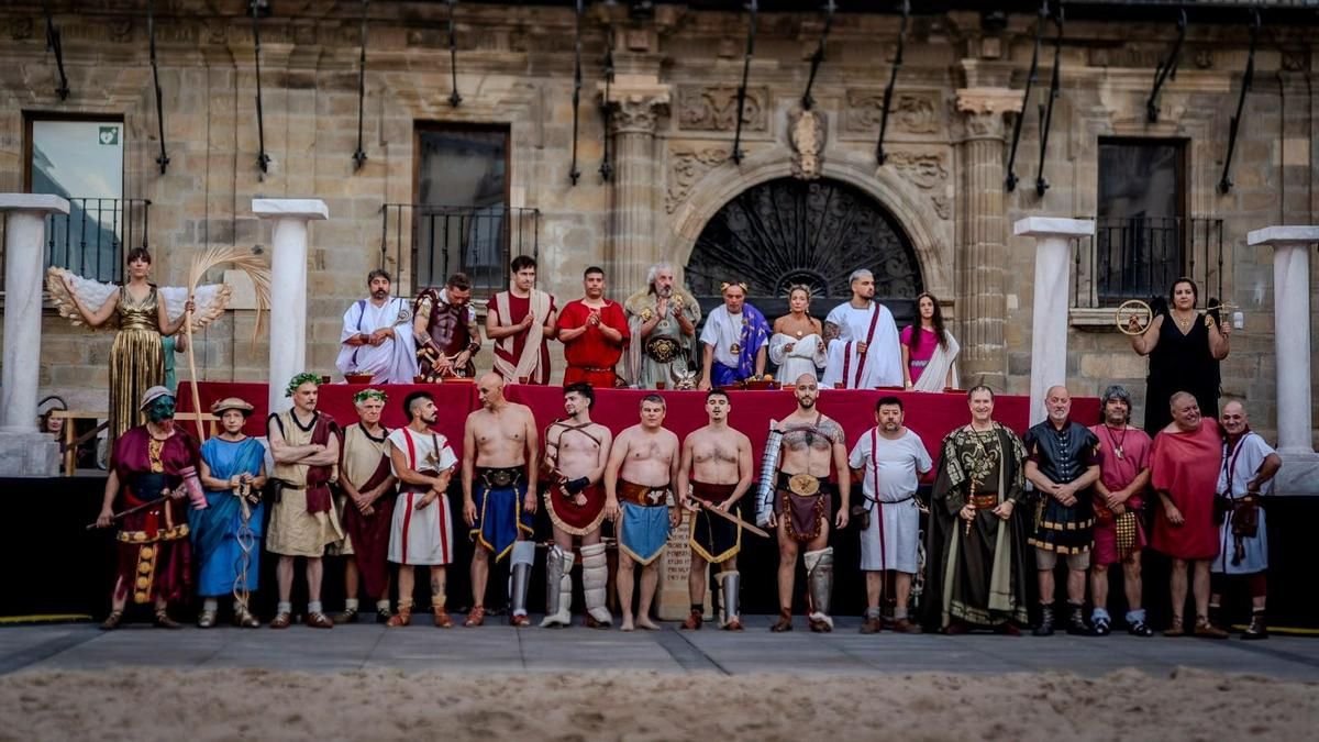 La XI Munera Gladiatora convierte en arena romana la Plaza Mayor de Astorga