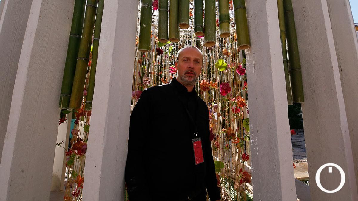 Instalación de Flora 2021 en el Palacio de Viana