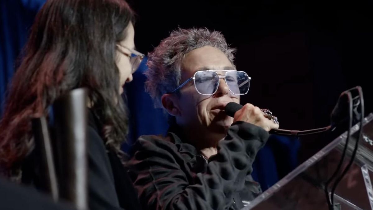 Cabezón Cámara le dedicó el premio a la educación pública argentina y a sus trabajadores.