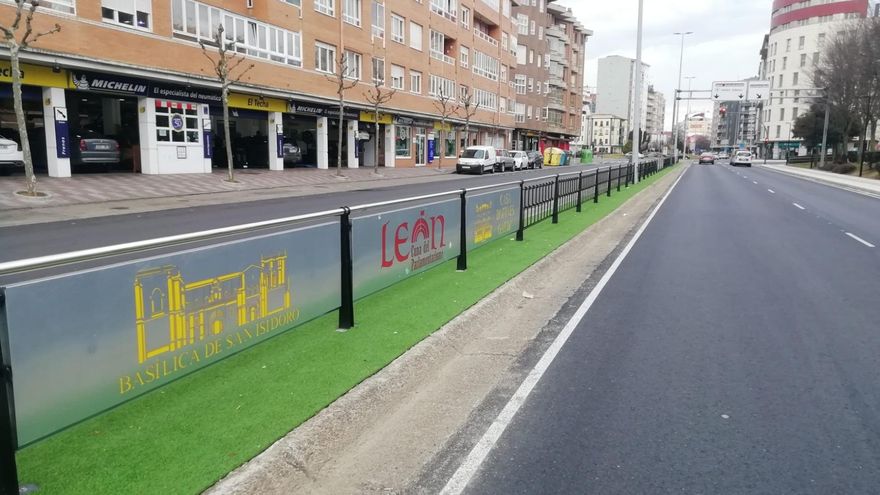 Imagen de las vallas en la avenida Europa remodelada.