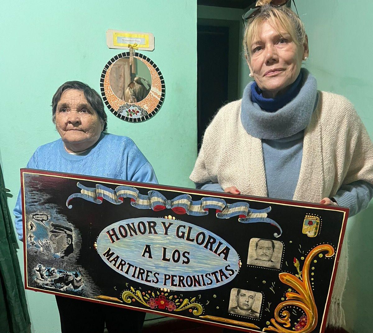 Berta Carranza y Adriana Lizaso, en la casa donde vivió Nicolás Carranza hasta 1956.