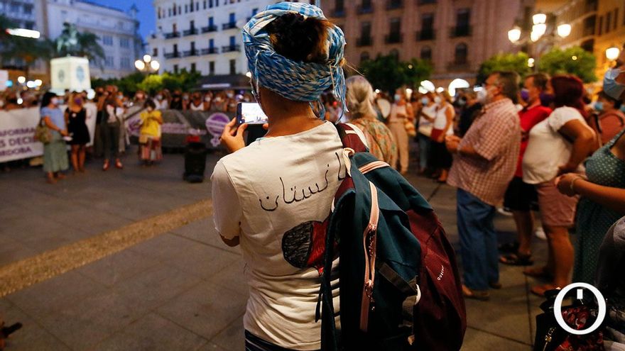 Concentración por las mujeres afganas en la plaza de las Tendillas