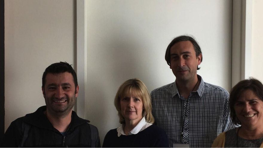 Parte de los autores del artículo científico: De izda. a dcha.: Nacho Aguiló y los autores del artículo: Sally Sharpe, Andrew White y Eugenia Puentes.