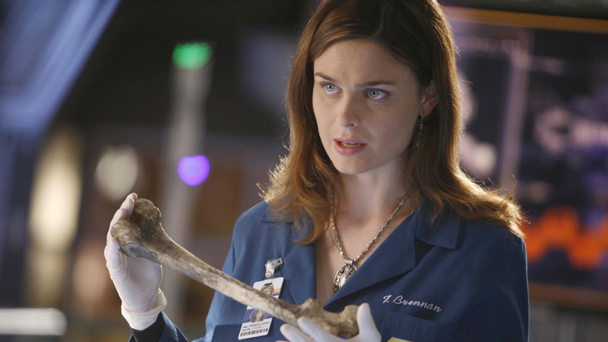 Temperance Brennan (Emily Deschanel), en un episodio de 'Bones'