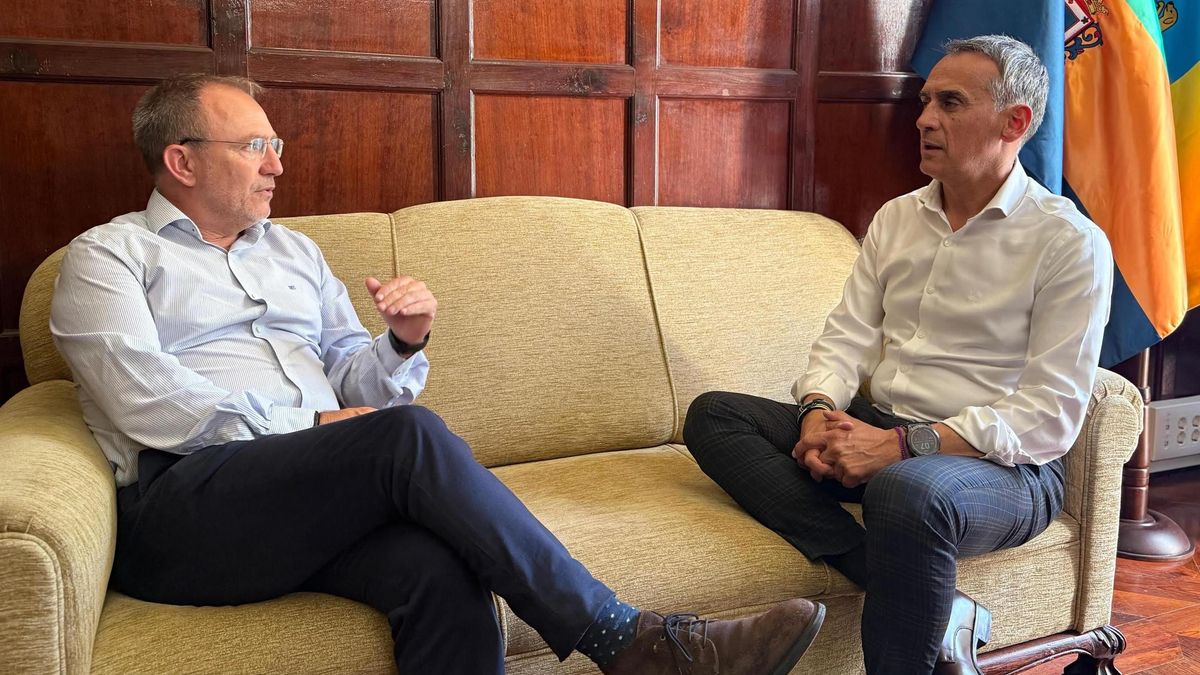 El Cabildo conecta por primera vez el Valle de Aridane y el aeropuerto con una guagua directa