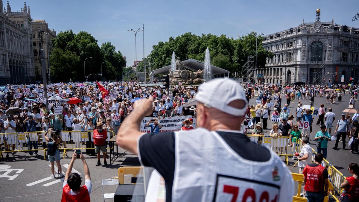 11.000 millones de euros al año de la sanidad pública, a la privada